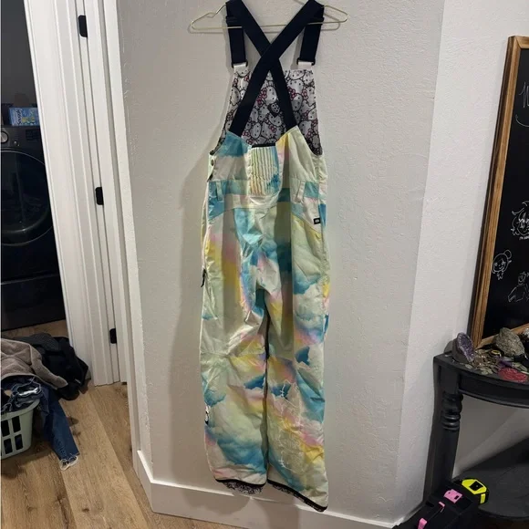 686 X Hello Kitty Women's snow bib - Picture 5 of 7